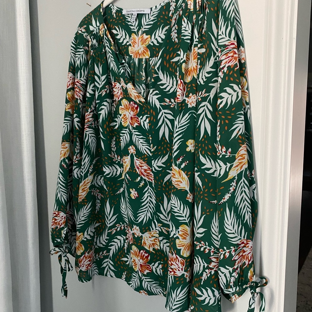 Collective Concepts Green Floral Blouse